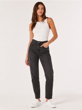 Levi’s High Waisted Mom Jeans Size 27 Washed Black